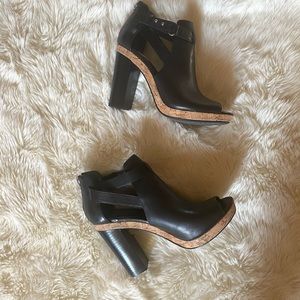 This beautiful leather booties size 6/5